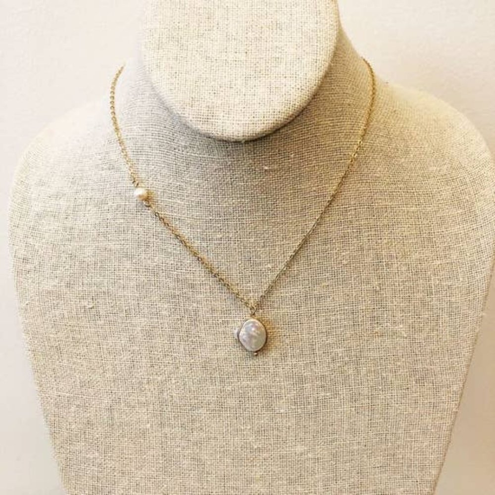 Dainty Freshwater Pearl Pendant Necklace